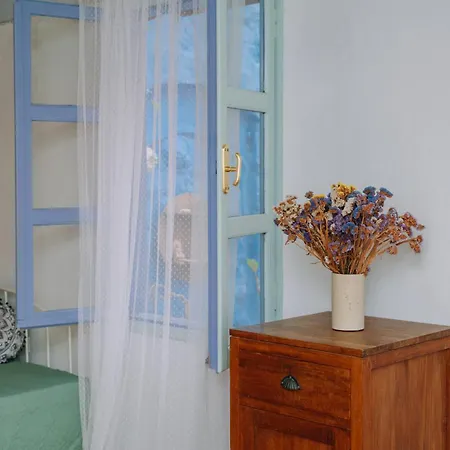 Mayelia Cozy House In The Medieval Town Casa de Férias