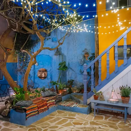 בית נופש Mayelia Cozy House In The Medieval Town