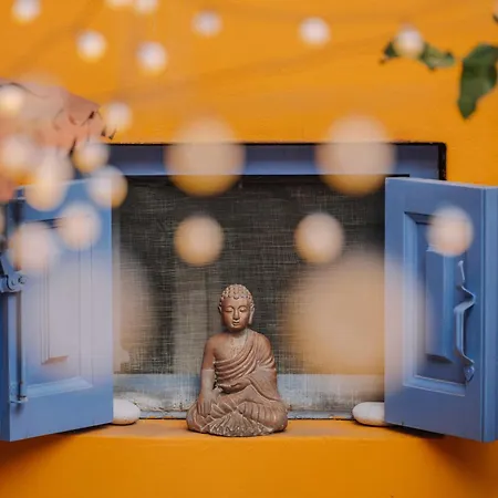 בית נופש Mayelia Cozy House In The Medieval Town *